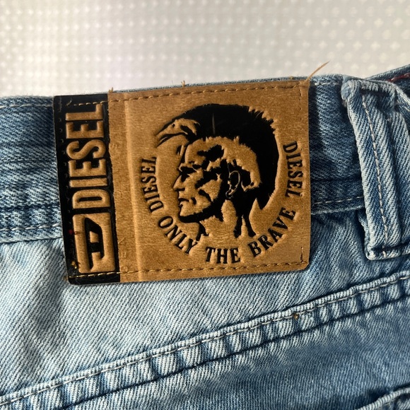 Diesel Men's Faded Blue Straight Jeans - Picture 8 of 12